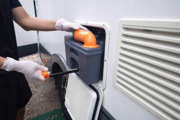 Portable Toilet Options We Offer in Groves, TX